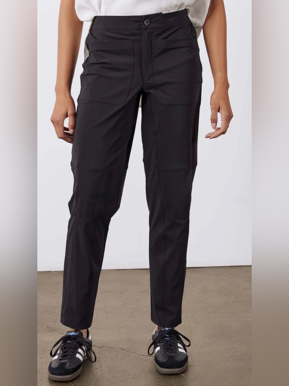 RUTI NWT Everlasting Slim Pants Black Relaxed Fit Performance Women’s Size 2